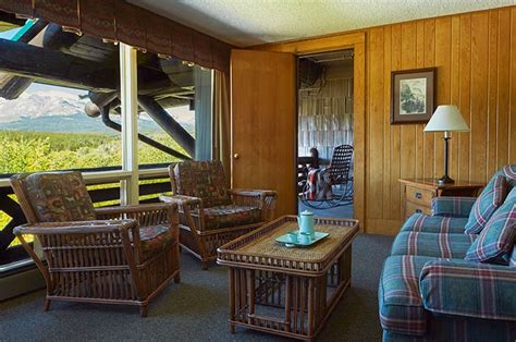 Glacier Park Lodge Historic Accommodation In East Glacier Park