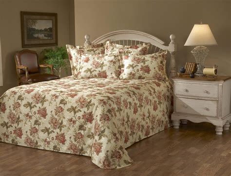 Stylemaster Emma Printed Floral Queen Matelasse Bedspread