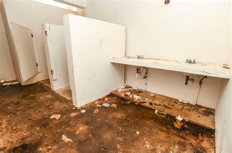 Dirty Broken Public Restrooms Remain An Issue At Some Tourist Sites
