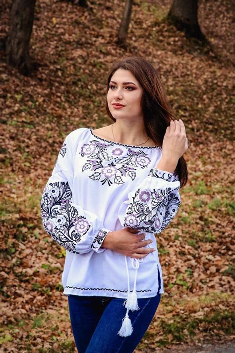 У когось в розпорядженні один такий предмет гардероба, хтось купує вишиті обновки кожен раз. Пін на дошці «Вишиванка - жіноча мода»