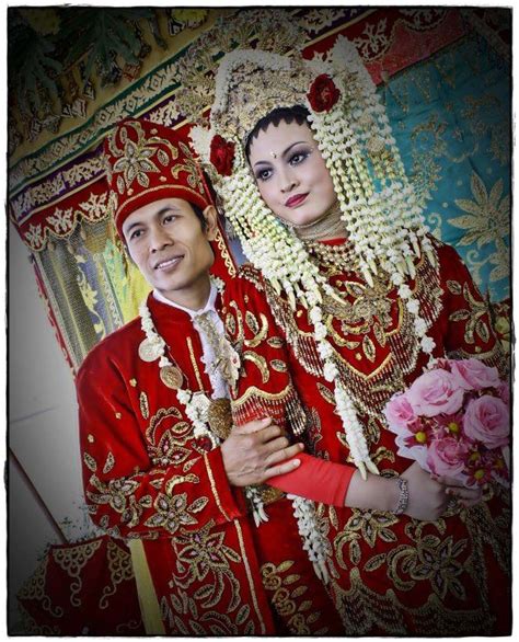 Baju Pengantin Adat Banjar