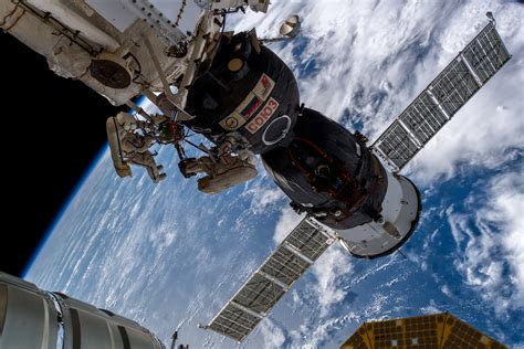 Space In Images 2018 12 Soyuz Ms 09 During Spacewalk