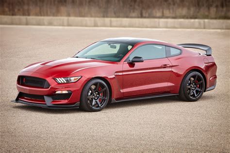 Ford Shelby Gt350 Mustang Getting New Features And Colors For 2017