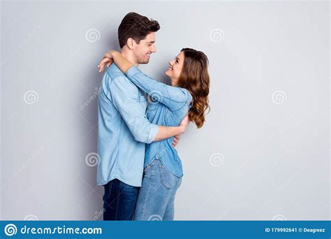 Profile Photo Lady Guy Couple In Love Cuddle Hugging Together Holding Hands Romantic Feelings