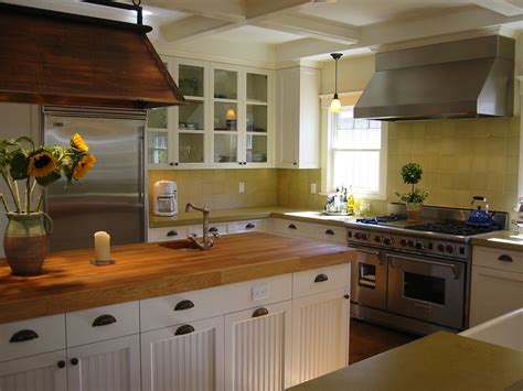 Our white shaker kitchen cabinets won't overpower but act as the perfect canvas to let your imagination run wild. Bead board shaker panel cabinets at Island | Kitchen ...