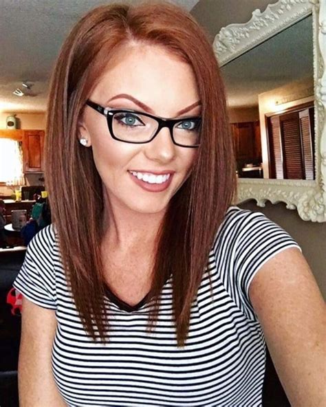 Hairstyles For Women Over 40 With Glasses - Hairstyles ...