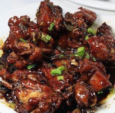 Gepuk daging sapi, atau biasa disebut dengan empal, merupakan makanan yang cukup terkenal di daerah jawa barat dan menjadi salah satu menu wajib yang disajikan di bedanya, bumbu lapis menggunakan kecap manis dan tidak memerlukan proses penggorengan setelah daging matang. Kumpulan Resep Masakan: Resep Daging Kambing Bumbu Kecap Pedas Manis