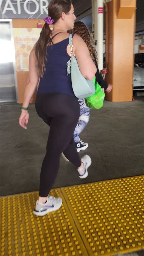 Thick Af Milf Knew I Was Filming Spandex Leggings And Yoga Pants Forum