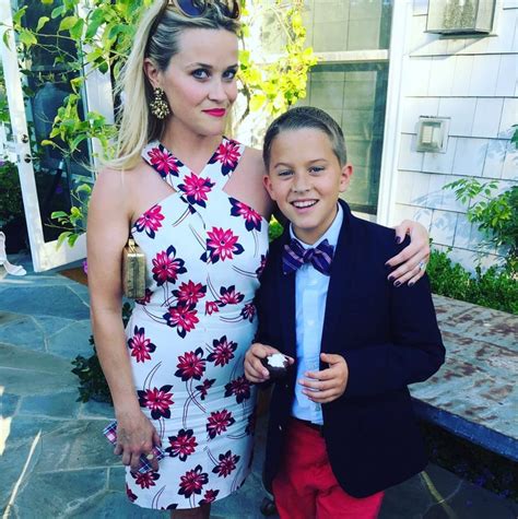 Reese Witherspoon S Son Deacon Phillippe Looks All Grown Up Photo Us Weekly