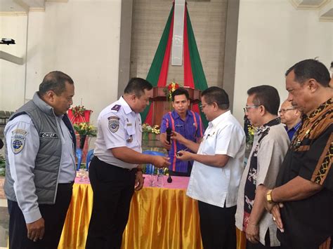 Kerajaan berharap dengan pemberian bantuan khas ini dapat meringankan beban kewangan kepada penjawat awam dan pesara serta dijadikan sebagai pemangkin kepada mereka untuk terus berkhidmat dengan penuh dedikasi. BANTUAN BIS UNTUK KEGIATAN SIDANG RAYA XVII PGI 2019 ...