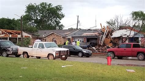Tornadoes High Winds Destroy Homes In Texas Oklahoma And Louisiana