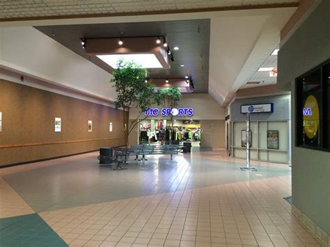Quincy Place Mall Ottumwa Iowa Mc Sports Mall Entranc Flickr
