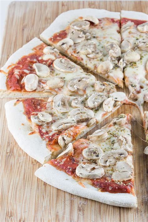 Pizza funghi (mushroom pizza) recipe - Ohmydish