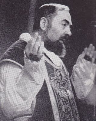 Apostoli draws parallels between the five wounds of christ borne by st. Little Plant of St. Francis: 9 Day Novena to St. Padre Pio