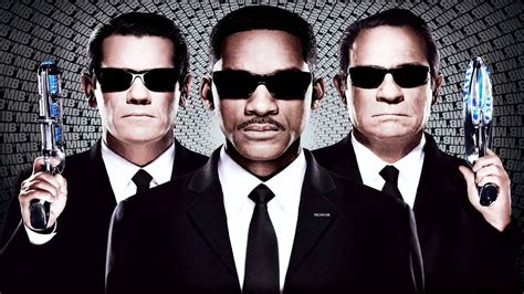 It was directed by barry sonnenfeld, just like the original. Men in Black 3 (2012) - Main Titles Theme (Soundtrack OST ...