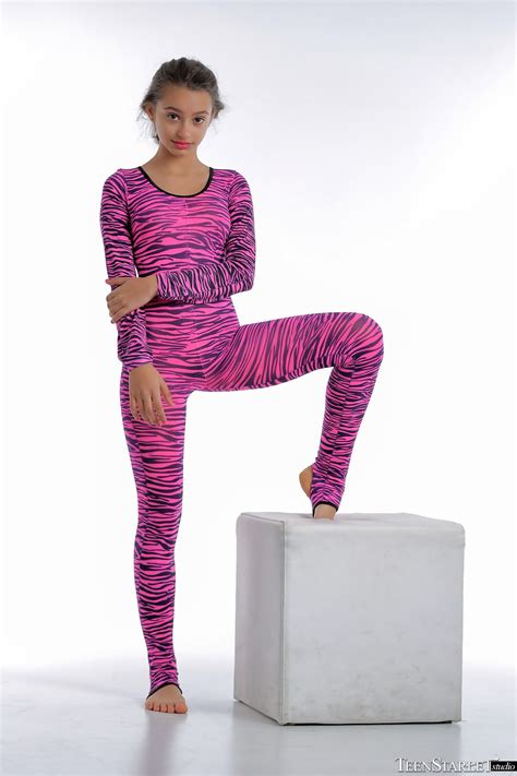 Johanna Teen Starlet Studio The Pink Zebra Fashionblog