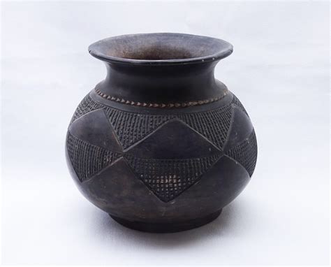 Vintage Zulu Clay Pot Showpiece Antiques