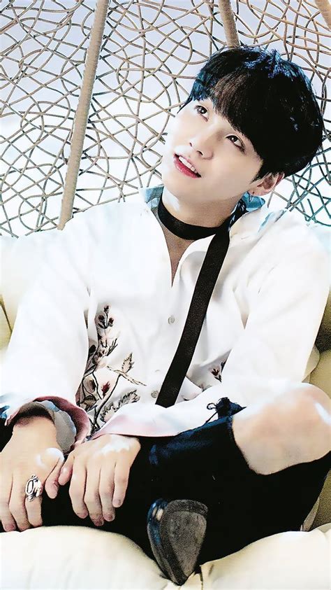 Apesar do clipe ser uma obra de arte, os fãs ficaram chateados com um detalhe em especial. Kết quả hình ảnh cho suga swag | Foto suga, Min yoongi, Suga