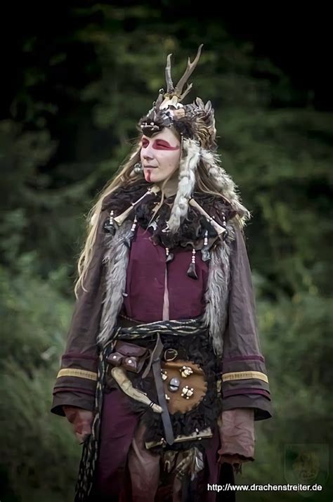 Pin By Gonobobel On Characters Fantasy Costumes Druid Costume