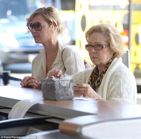 Katherine Heigl And Mother Nancy Dress In Near Matching Outfits Daily Mail Online