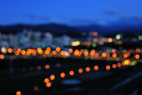 Kata kunci ini belum banyak diketahui oleh semua orang, nama kata kunci ini. Bokeh | View On Black 我家的夜景 中間那一排燈是秀朗橋 Taipei, Taiwan | smallchih | Flickr
