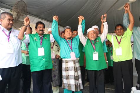 Tetapi keadaan itu hanya boleh berlaku jika bn meletak seorang calon yang juga hebat di port dickson untuk melawan beliau. 7 calon bertanding PRK Port Dickson