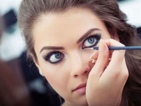 How To Apply Liquid Eyeliner Perfectly Styles At Life
