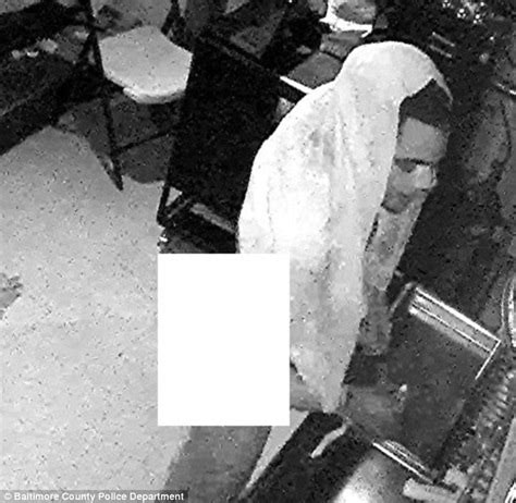 Baltimore S Slice Of Towson Pizza Restaurant S Cash Registers Robbed By Thief Who Stripped Naked