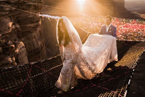 Couple Gets Married At 400 Feet Height And The Pictures Will Take Your