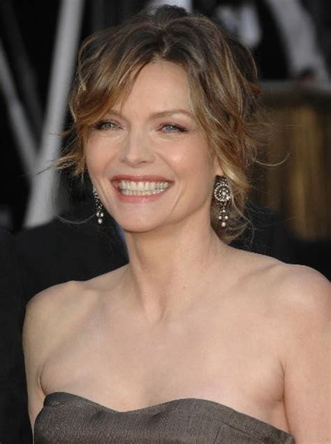 Michelle Pfeiffer May Join Johnny Depps Dark Shadows And More