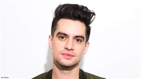 Panic At The Discos Brendon Urie Now Defines Himself As Pansexual
