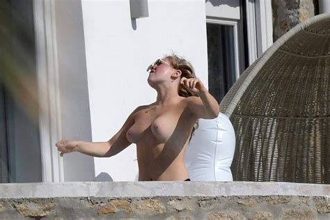 English Star Ellie Hemmings Nude Tits In Mykonos Scandal