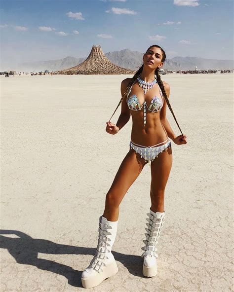 Best Outfits Of Burning Man Fashion Inspiration And Discovery