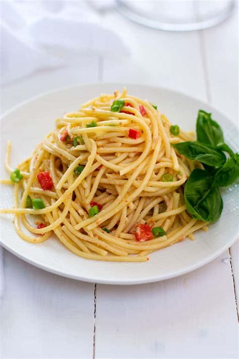 Cook spaghetti following directions until done, rinse and cool. Spaghetti Salad with Italian Dressing | Kitchen Gidget