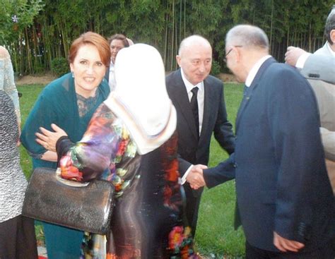 Meral akşener, balkan türkü bir ailenin kızı olarak 18 temmuz 1956 yılında, kocaeli'nin i̇zmit ilçesine bağlı gündoğdu köyünde doğmuştur. Meral Akşener'in eşi Tuncer Akşener kimdir? Kocası meğerse ...