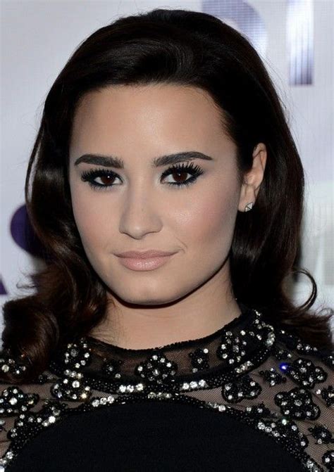 Demi Lovato Hairstyles Retro Curls Brunette Beauty Hair Beauty Divas