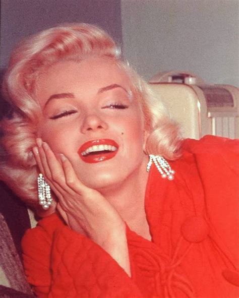 38 Rare Color Photos Of Smiling Marilyn Monroe That You May Have