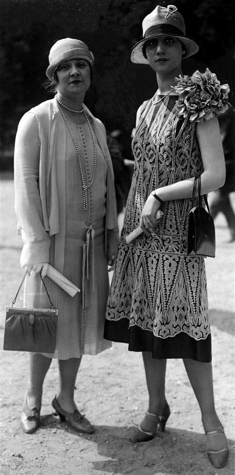 50 fabulous pictures of women s street style from the 1920s 1920s fashion street style women