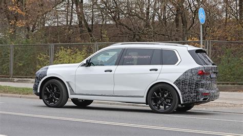 2023 Bmw X7 Spy Shots 7 Series Styling In The Cards For Flagship Suv