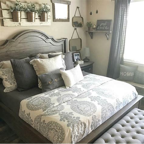 45 Best Farmhouse Bedroom Design And Decor Ideas For 2020