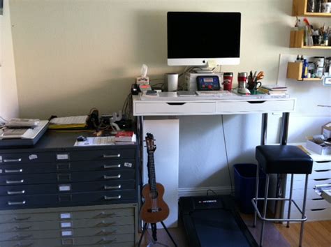 When building your diy desk, the first thing you need to do is figure out what your dimensions are going to be. Ikea Hack Standing Desk / Ikea Hack Treadmill Desk