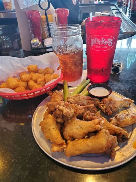 Pluckers Wing Bar Photos Reviews Chicken Wings My Xxx Hot Girl