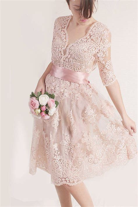 Doch mit dem hochzeitskleid nimmt die farbwahl oder besser „farbqual noch längst kein ende. Farbe Blush Hochzeitskleid