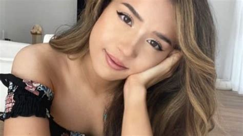 Twitch Streamer Pokimane Biography Real Name Height Age Bf Live Stream Instagram Net Worth