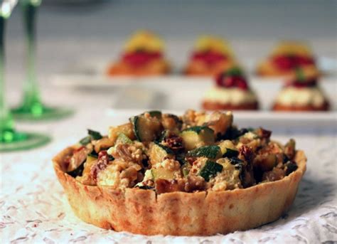 Try our best vegetarian christmas recipes and create a vegetarian christmas menu with our inspiring dishes. Top 10 Vegetarian Christmas Dinner Ideas - Top Inspired