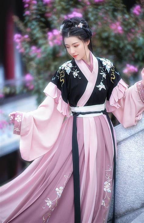 chinese clothing traditional traditional chinese dress traditional fashion traditional