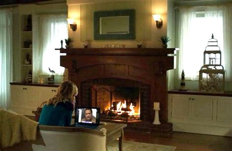 Emily Thornes Living Room Fireplace Revenge Hooked On Houses