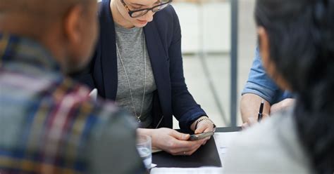 14 unspoken rules of social etiquette everyone should know