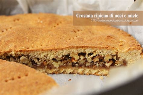 Maybe you would like to learn more about one of these? chiodo di garofano: Crostata ripiena di noci e miele
