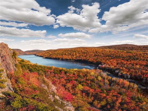 Lake Of The Clouds Is A Stunning Natural Wonder In Michigan